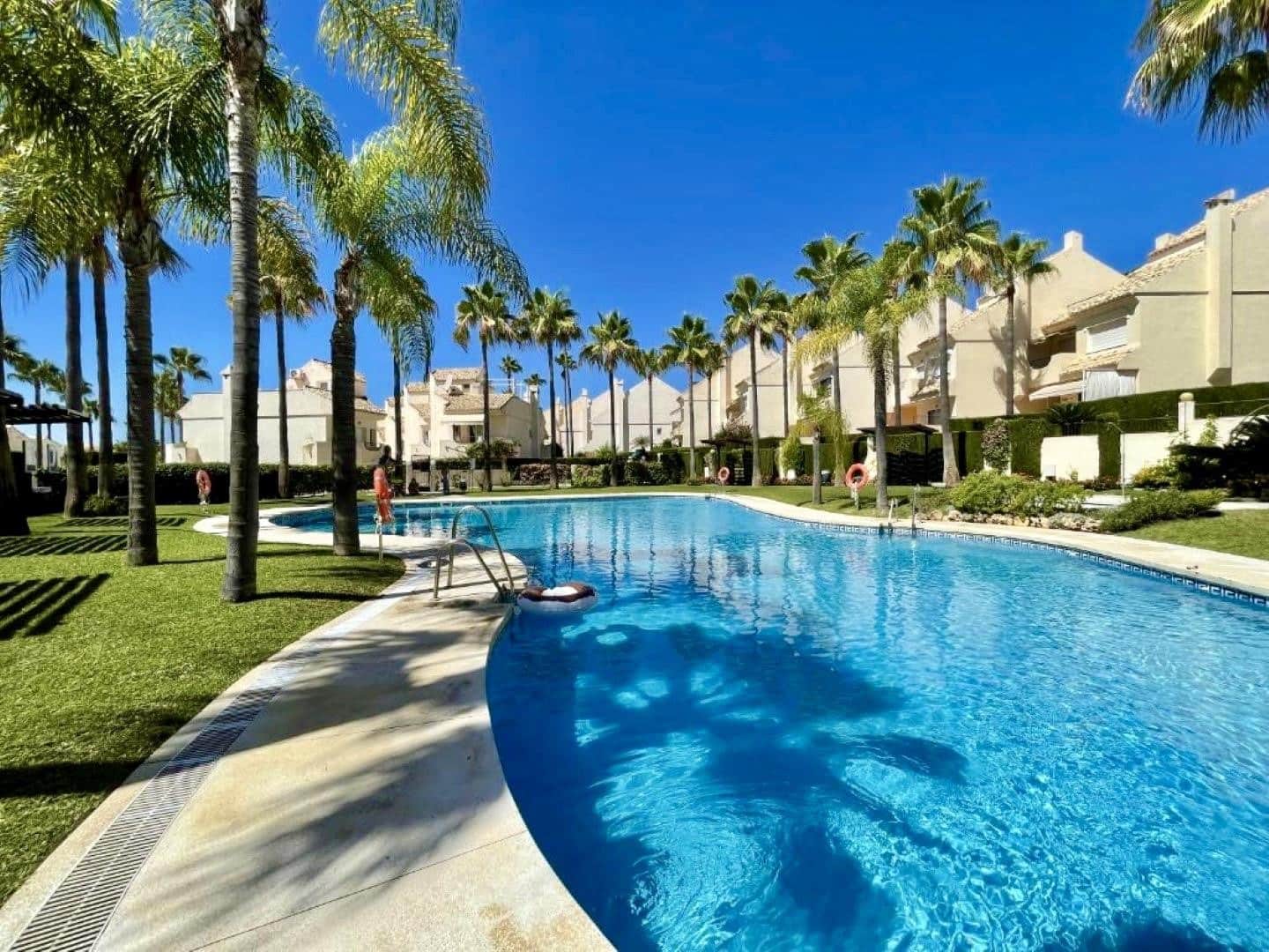 3 soverom Hus til salgs i Marbella med svømmebasseng garasje - € 790 000 (Ref: 7468629)