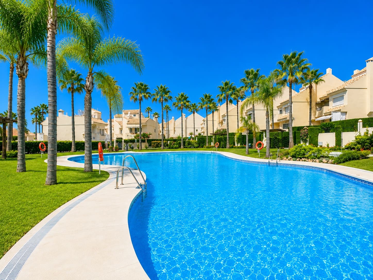 3 bedroom Townhouse for sale in Marbella with pool garage - € 790,000 (Ref: 7468629)