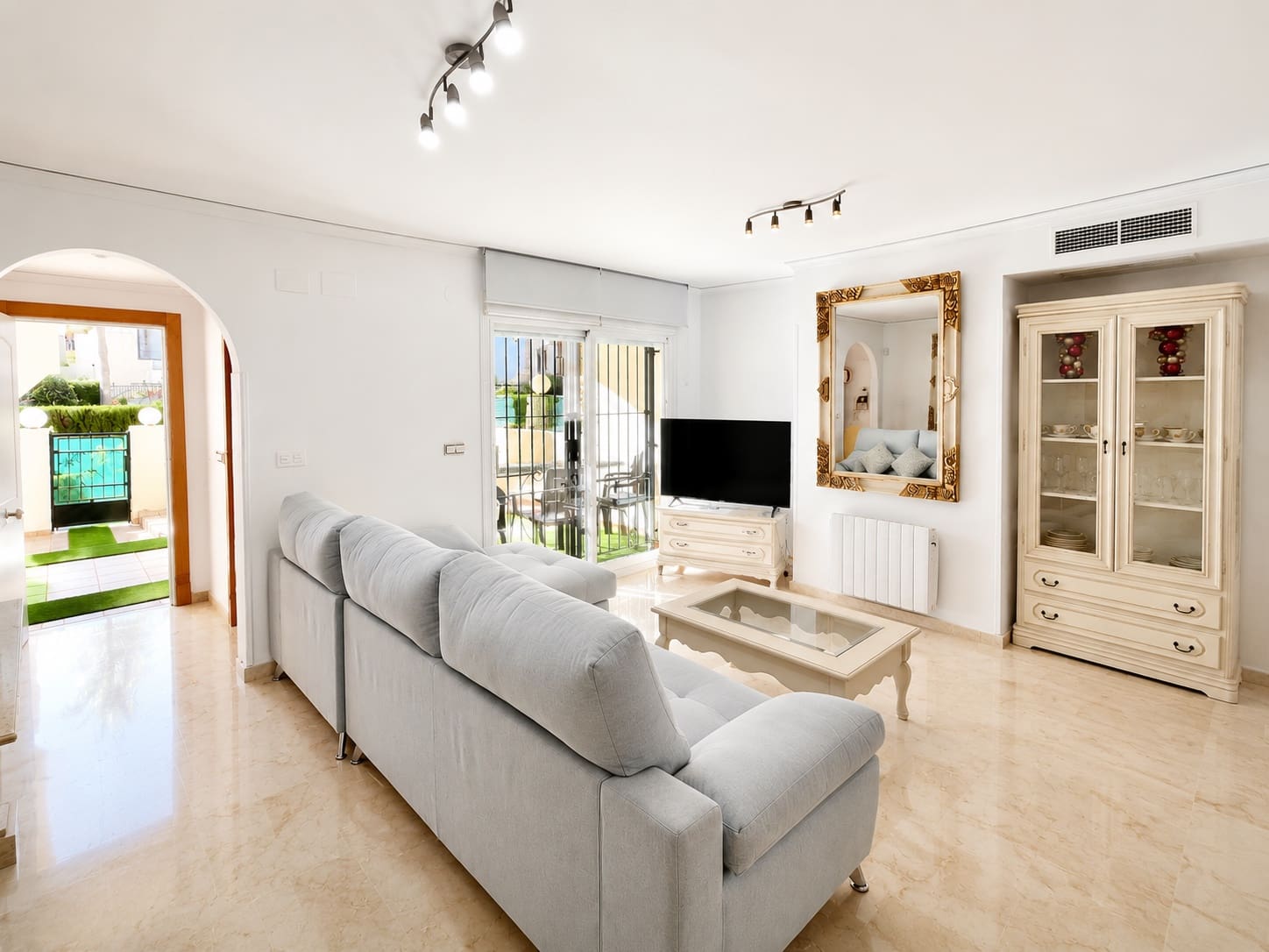 3 bedroom Townhouse for sale in Marbella with pool garage - € 790,000 (Ref: 7468629)