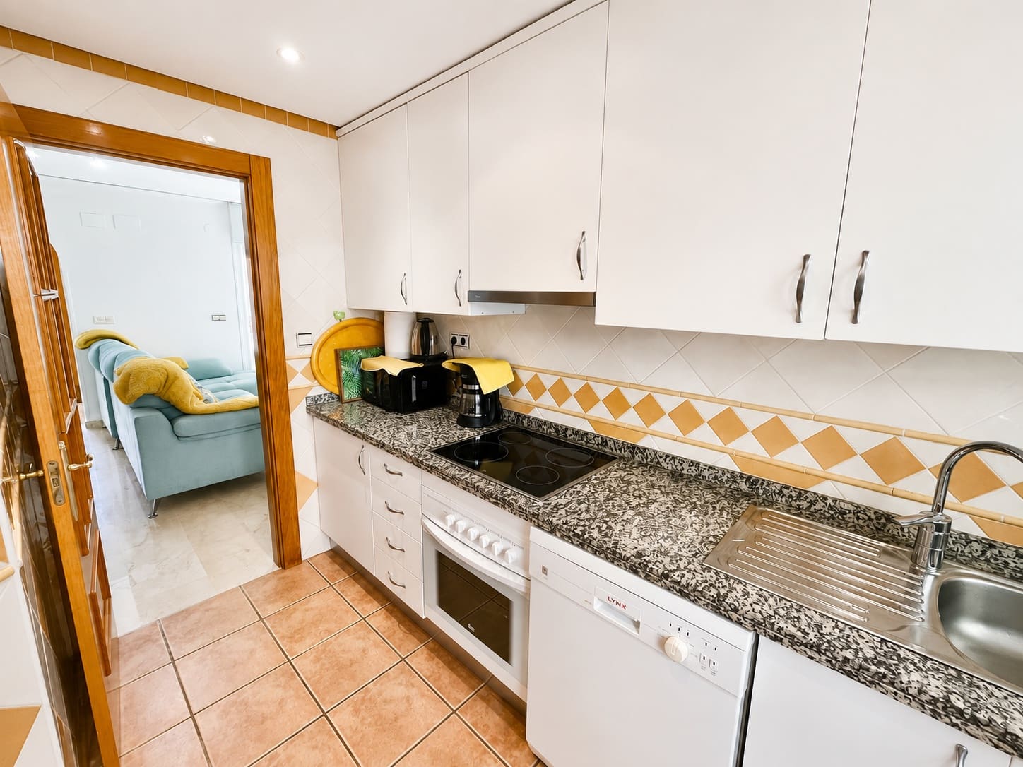 3 bedroom Townhouse for sale in Marbella with pool garage - € 790,000 (Ref: 7468629)