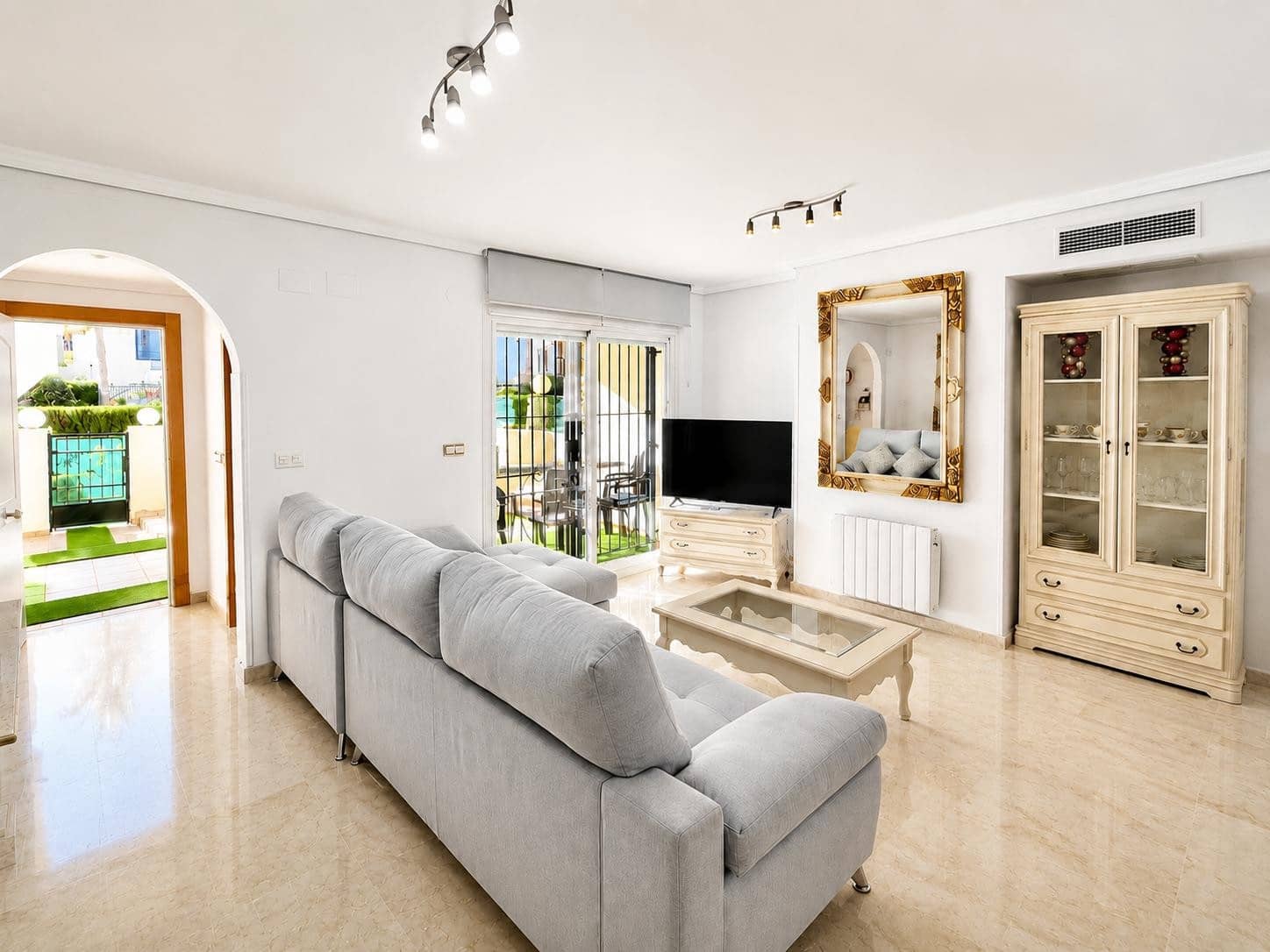 3 bedroom Townhouse for sale in Marbella with pool garage - € 790,000 (Ref: 7468629)