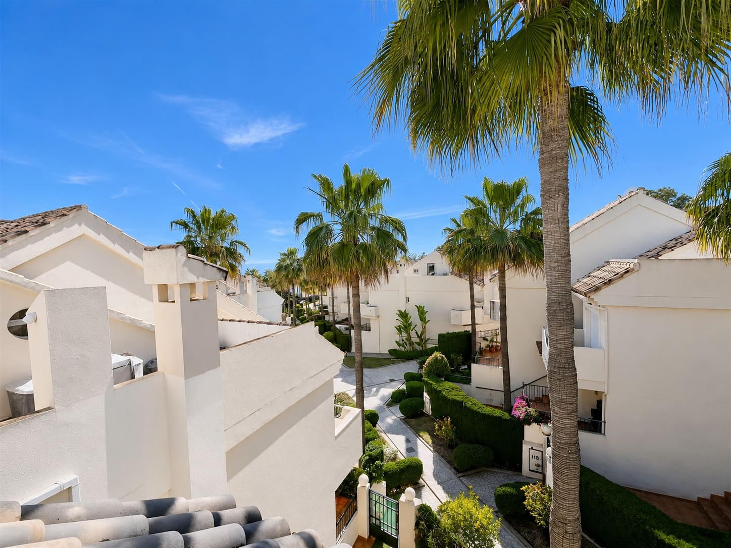 3 bedroom Townhouse for sale in Marbella with pool garage - € 790,000 (Ref: 7468629)