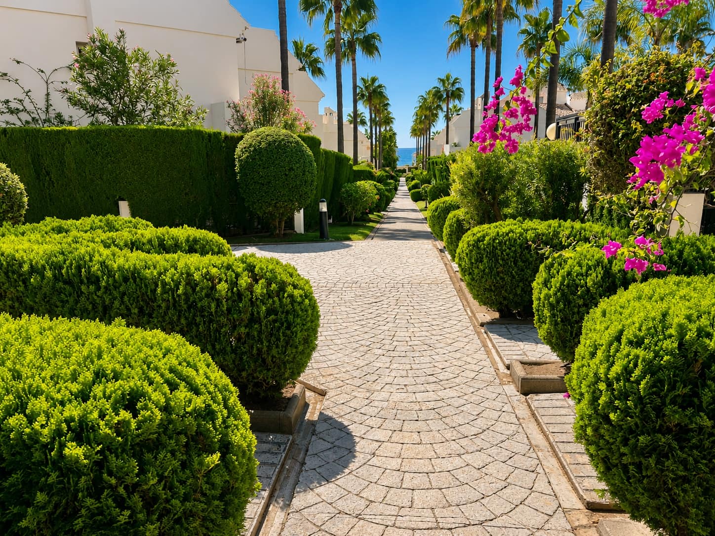 3 bedroom Townhouse for sale in Marbella with pool garage - € 790,000 (Ref: 7468629)