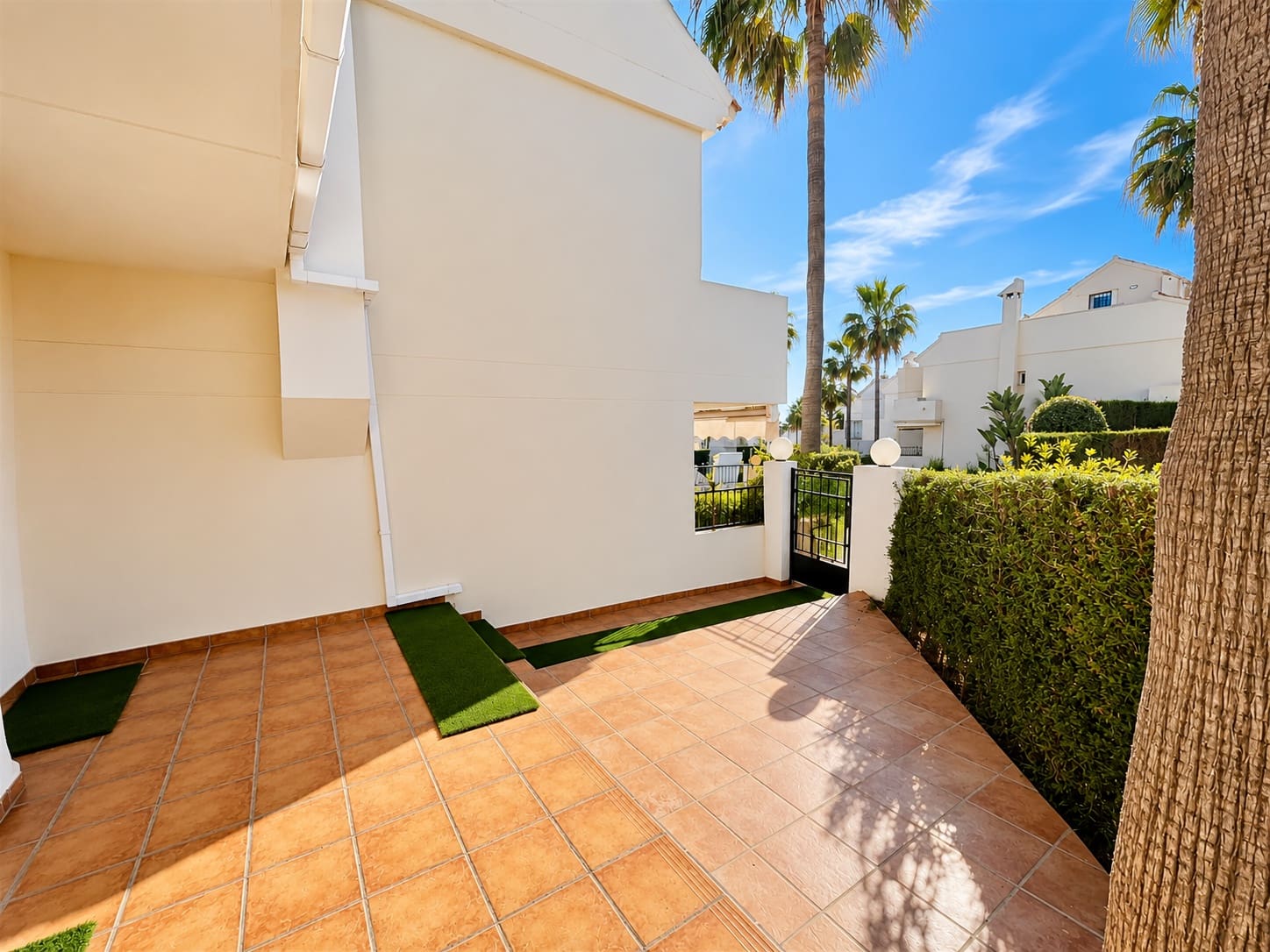 3 bedroom Townhouse for sale in Marbella with pool garage - € 790,000 (Ref: 7468629)