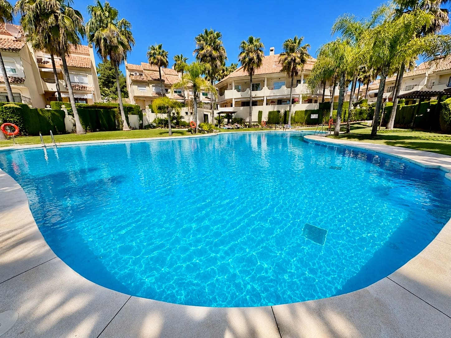 3 bedroom Townhouse for sale in Marbella with pool garage - € 790,000 (Ref: 7468629)