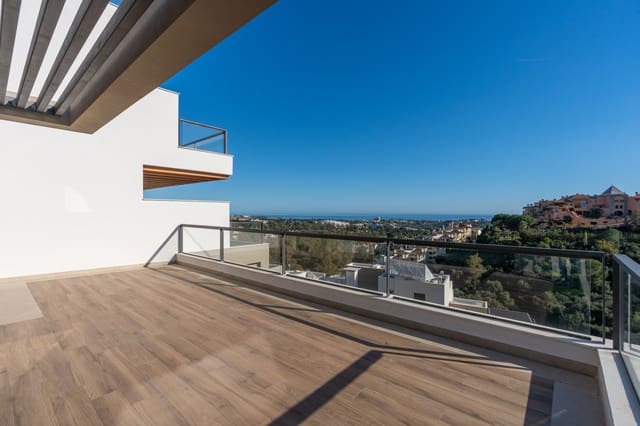3 sypialnia Penthouse na sprzedaż w Marbella z basenem garażem - 950 000 € (Ref: 7563161)