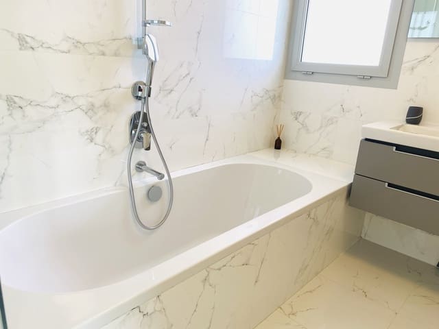 3 makuuhuone Huoneisto myytävänä paikassa El Higuerón, Fuengirola mukana uima-altaan 
autotalli - 789 000 € (Ref: 7585027)