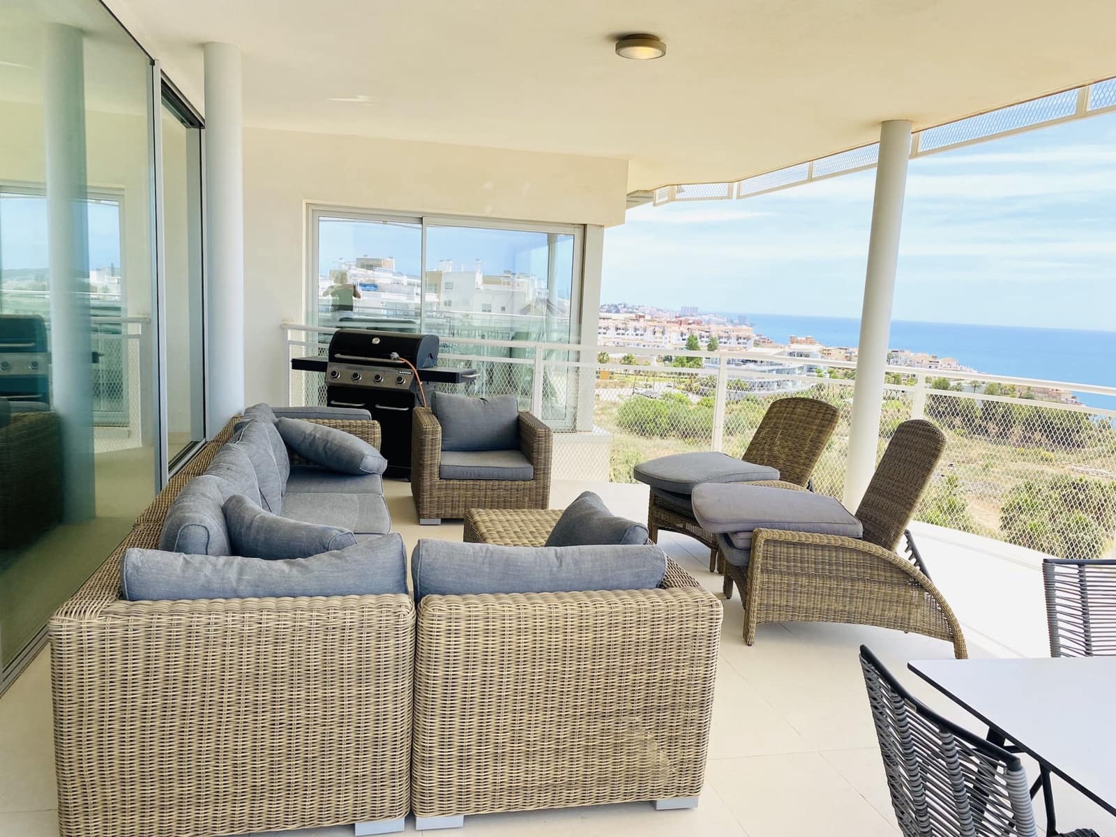 3 soveværelse Lejlighed til salg i Fuengirola med swimmingpool garage - € 789.000 (Ref: 7585027)