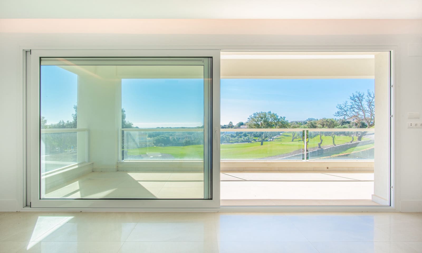 Apartamento de 3 habitaciones en San Roque en venta con piscina garaje - 499.000 € (Ref: 7599589)