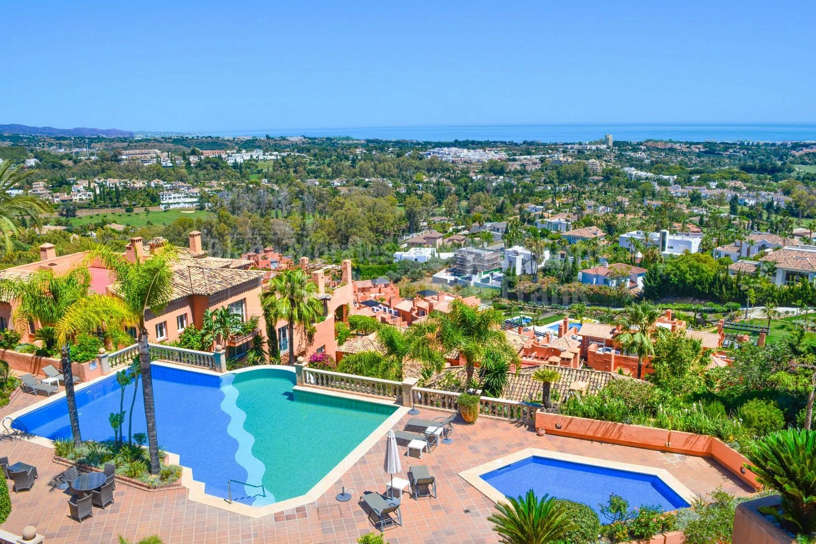 3 quarto Penthouse para venda em Marbella com piscina garagem - 1 145 000 € (Ref: 7654124)