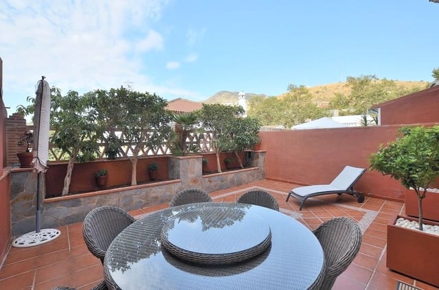 Chalet de 4 habitaciones en Arroyo de la Miel, Benalmádena en venta con garaje - 710.000 € (Ref: 7675288)