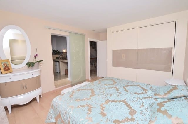 Chalet de 4 habitaciones en Arroyo de la Miel, Benalmádena en venta con garaje - 710.000 € (Ref: 7675288)