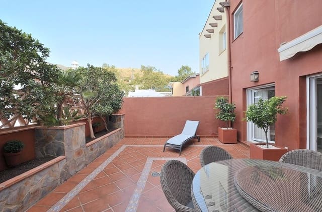 Chalet de 4 habitaciones en Arroyo de la Miel, Benalmádena en venta con garaje - 710.000 € (Ref: 7675288)