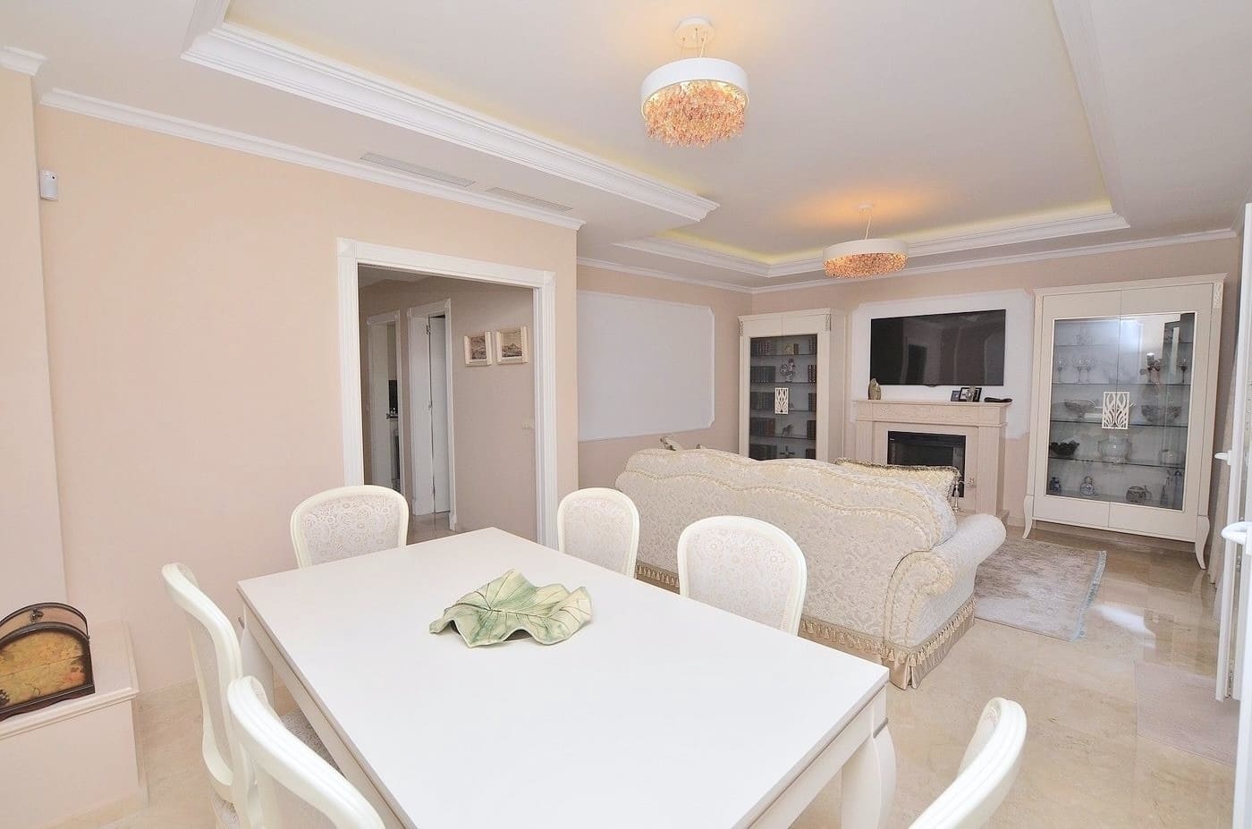 4 bedroom Villa for sale in Arroyo de la Miel with garage - € 710,000 (Ref: 7675288)
