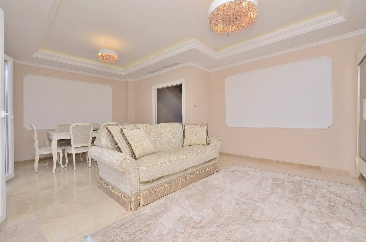 4 bedroom Villa for sale in Arroyo de la Miel with garage - € 710,000 (Ref: 7675288)