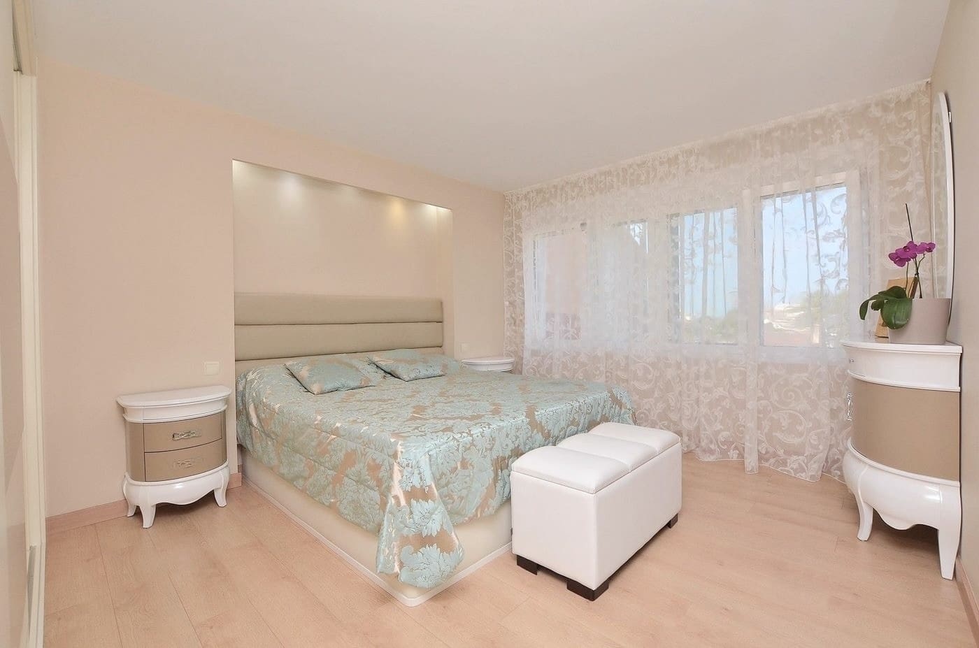 4 bedroom Villa for sale in Arroyo de la Miel with garage - € 710,000 (Ref: 7675288)
