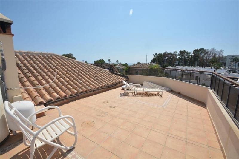 5 bedroom Villa for sale in San Pedro de Alcantara with pool garage - € 2,200,000 (Ref: 7738228)
