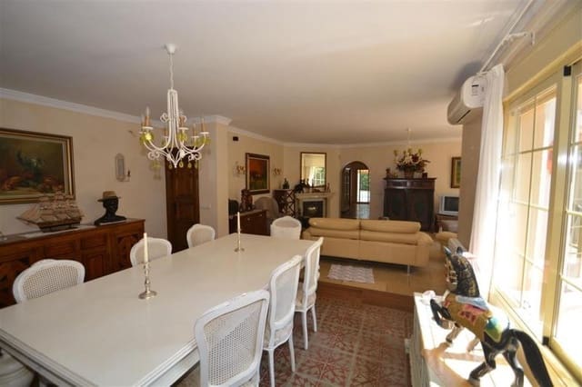 5 soverom Villa til salgs i San Pedro de Alcantara, Marbella med svømmebasseng garasje - € 2 200 000 (Ref: 7738228)