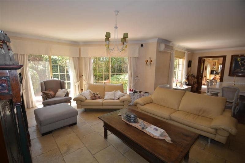 5 bedroom Villa for sale in San Pedro de Alcantara with pool garage - € 2,200,000 (Ref: 7738228)