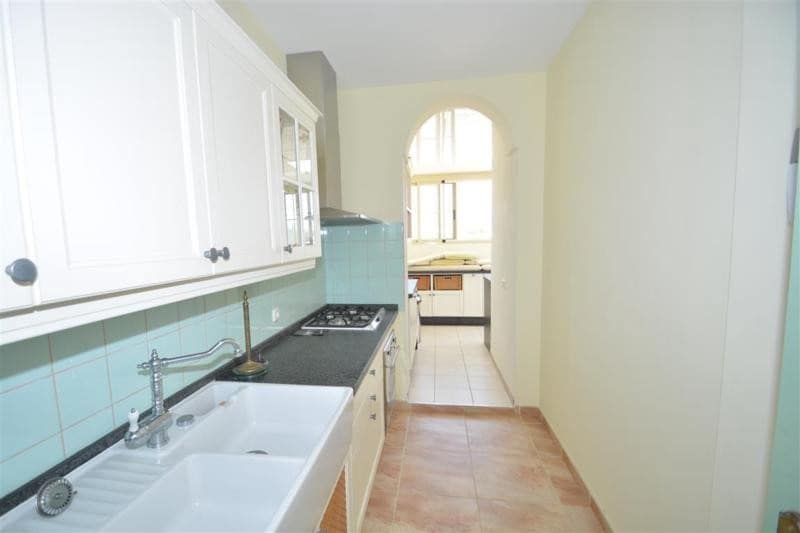 5 bedroom Villa for sale in San Pedro de Alcantara with pool garage - € 2,200,000 (Ref: 7738228)