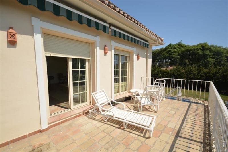 5 bedroom Villa for sale in San Pedro de Alcantara with pool garage - € 2,200,000 (Ref: 7738228)