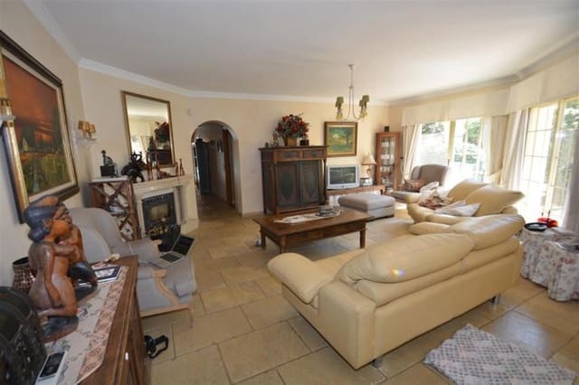 5 soverom Villa til salgs i San Pedro de Alcantara, Marbella med svømmebasseng garasje - € 2 200 000 (Ref: 7738228)