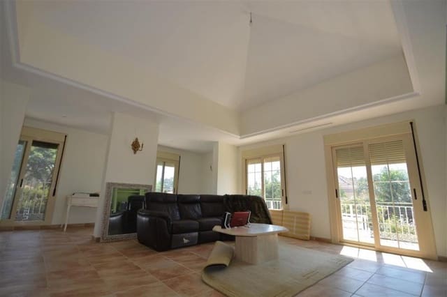 5 soverom Villa til salgs i San Pedro de Alcantara, Marbella med svømmebasseng garasje - € 2 200 000 (Ref: 7738228)