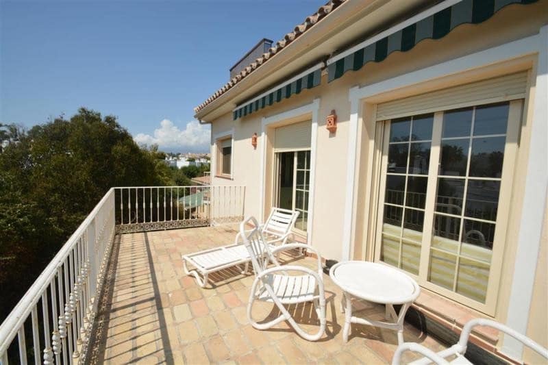 5 bedroom Villa for sale in San Pedro de Alcantara with pool garage - € 2,200,000 (Ref: 7738228)