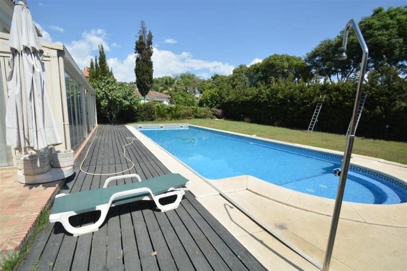 5 bedroom Villa for sale in San Pedro de Alcantara with pool garage - € 2,200,000 (Ref: 7738228)