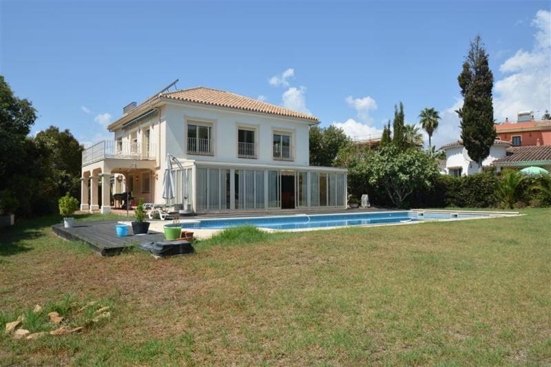 5 bedroom Villa for sale in San Pedro de Alcantara with pool garage - € 2,200,000 (Ref: 7738228)