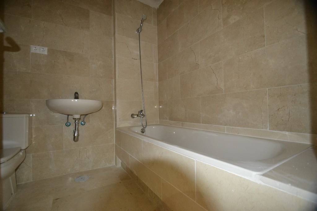 3 bedroom Apartment for sale in Manilva with pool garage - € 299,000 (Ref: 7738230)