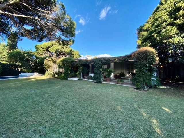 7 Zimmer Villa zu verkaufen in Estepona mit Pool - 2.100.000 € (Ref: 7738233)