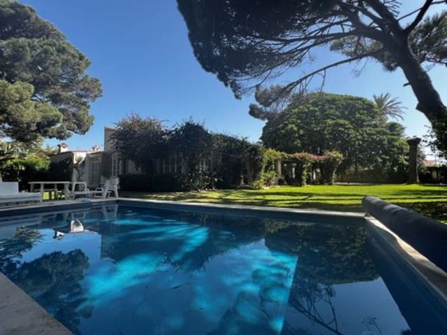 7 Zimmer Villa zu verkaufen in Estepona mit Pool - 2.100.000 € (Ref: 7738233)