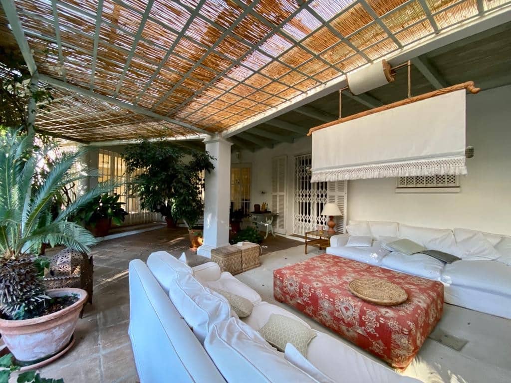 7 Zimmer Villa zu verkaufen in Estepona mit Pool - 2.100.000 € (Ref: 7738233)