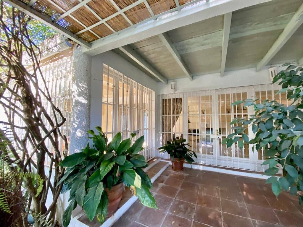 7 Zimmer Villa zu verkaufen in Estepona mit Pool - 2.100.000 € (Ref: 7738233)