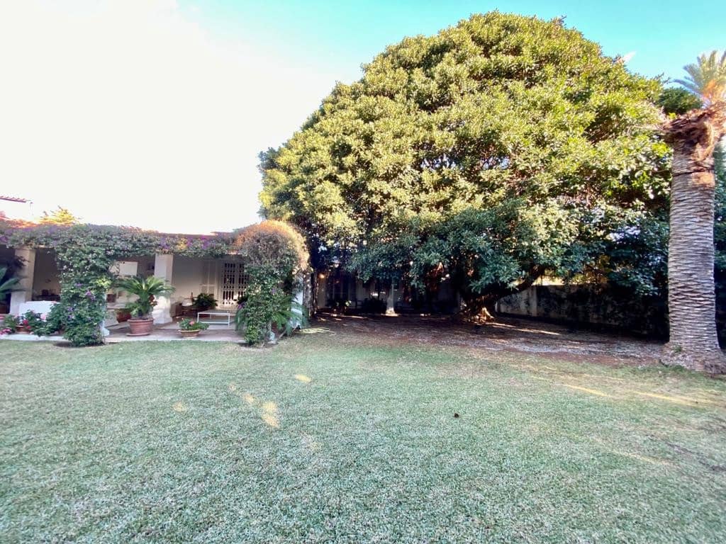 7 sovrum Villa till salu i Estepona med pool - 2 100 000 € (Ref: 7738233)