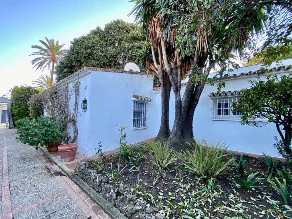 7 sovrum Villa till salu i Estepona med pool - 2 100 000 € (Ref: 7738233)