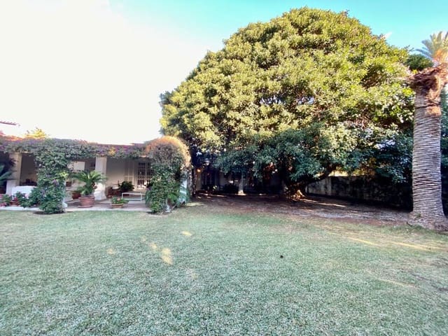 7 sovrum Villa till salu i Estepona med pool - 2 100 000 € (Ref: 7738233)