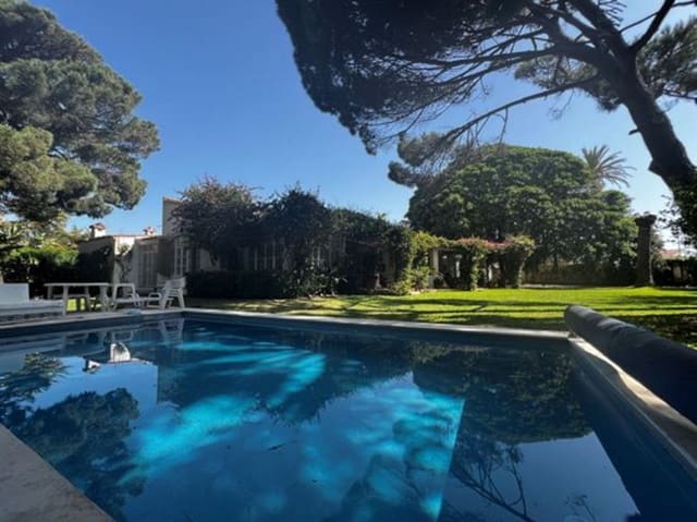 7 sovrum Villa till salu i Estepona med pool - 2 100 000 € (Ref: 7738233)