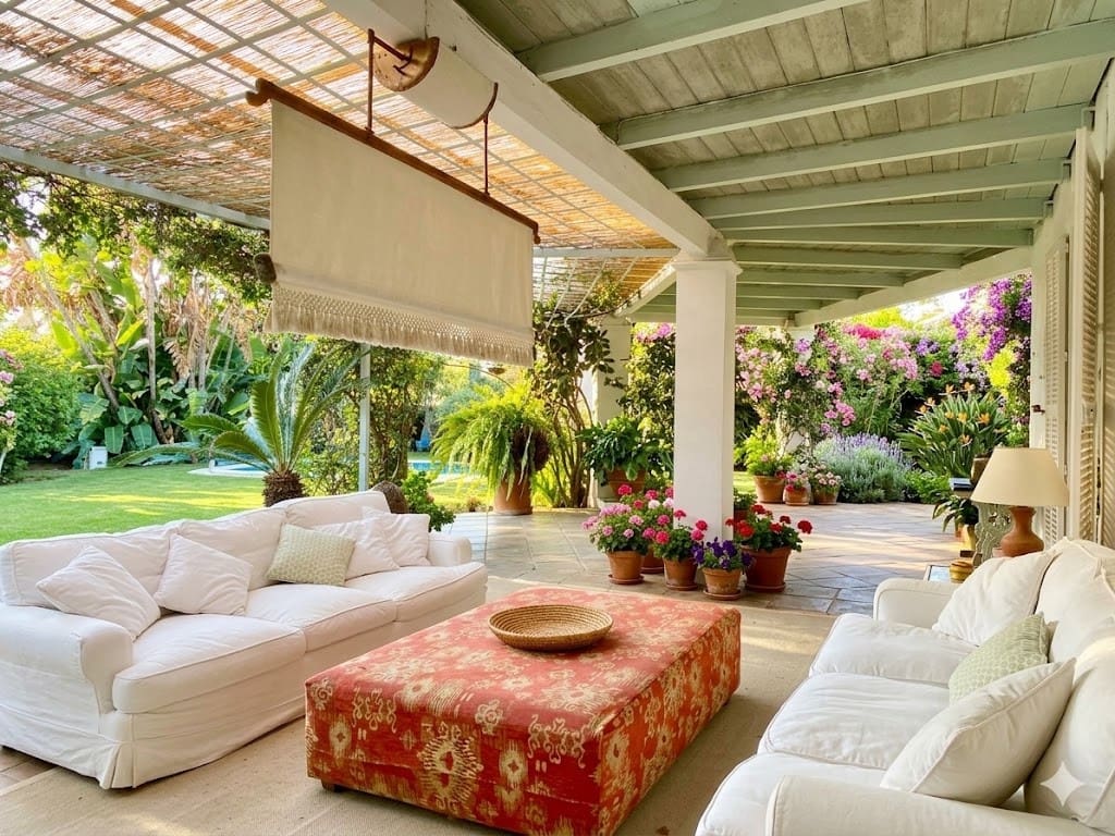 7 bedroom Villa for sale in Estepona with pool - € 2,100,000 (Ref: 7738233)
