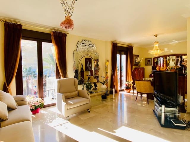 3 bedroom Penthouse for sale in Marbella with garage - € 860,000 (Ref: 7738238)
