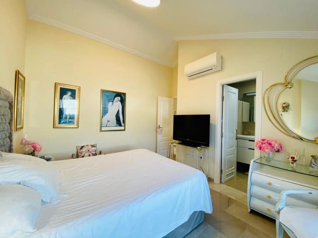 3 bedroom Penthouse for sale in Marbella with garage - € 860,000 (Ref: 7738238)