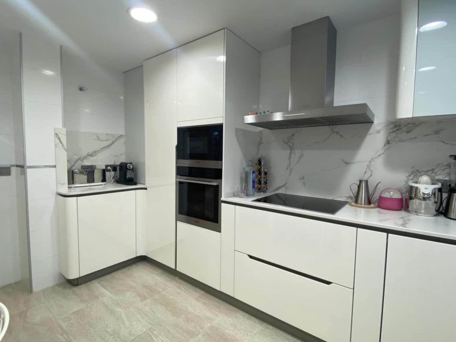 3 bedroom Penthouse for sale in Marbella with garage - € 860,000 (Ref: 7738238)