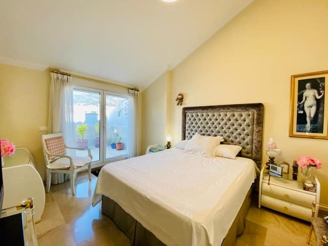 3 bedroom Penthouse for sale in Marbella with garage - € 860,000 (Ref: 7738238)