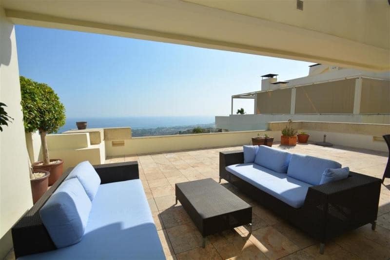 3 soverom Penthouse til salgs i Marbella med svømmebasseng garasje - € 1 360 000 (Ref: 7794714)