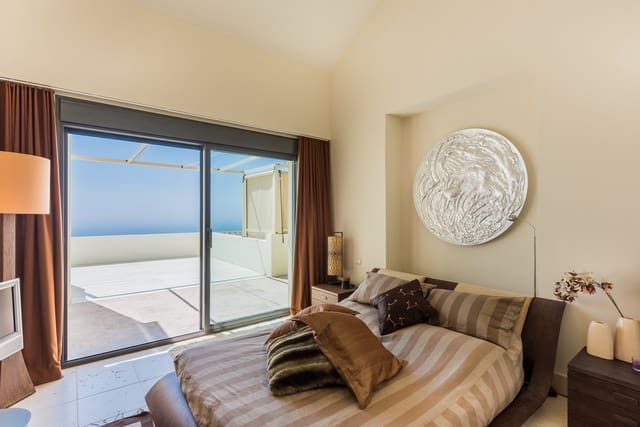 3 soverom Penthouse til salgs i Marbella med svømmebasseng garasje - € 1 360 000 (Ref: 7794714)