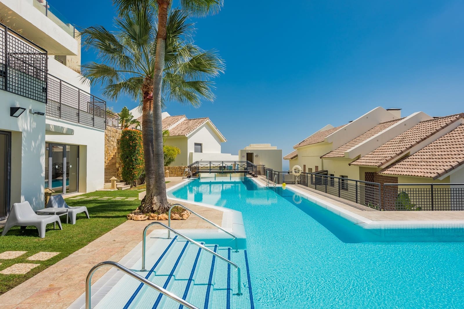 3 soverom Penthouse til salgs i Marbella med svømmebasseng garasje - € 1 360 000 (Ref: 7794714)