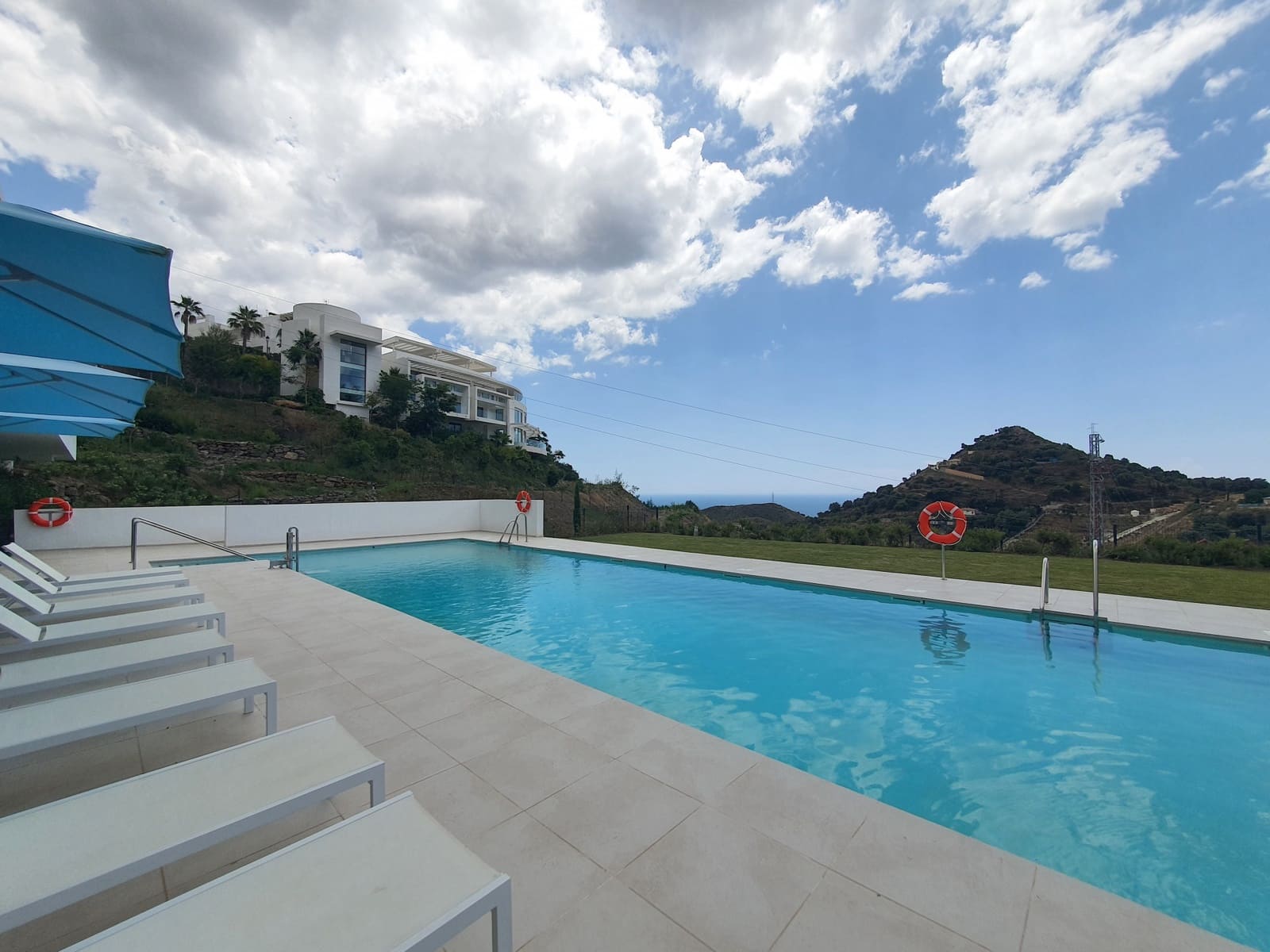 3 bedroom Penthouse for sale in Ojen with pool garage - € 949,000 (Ref: 7839589)