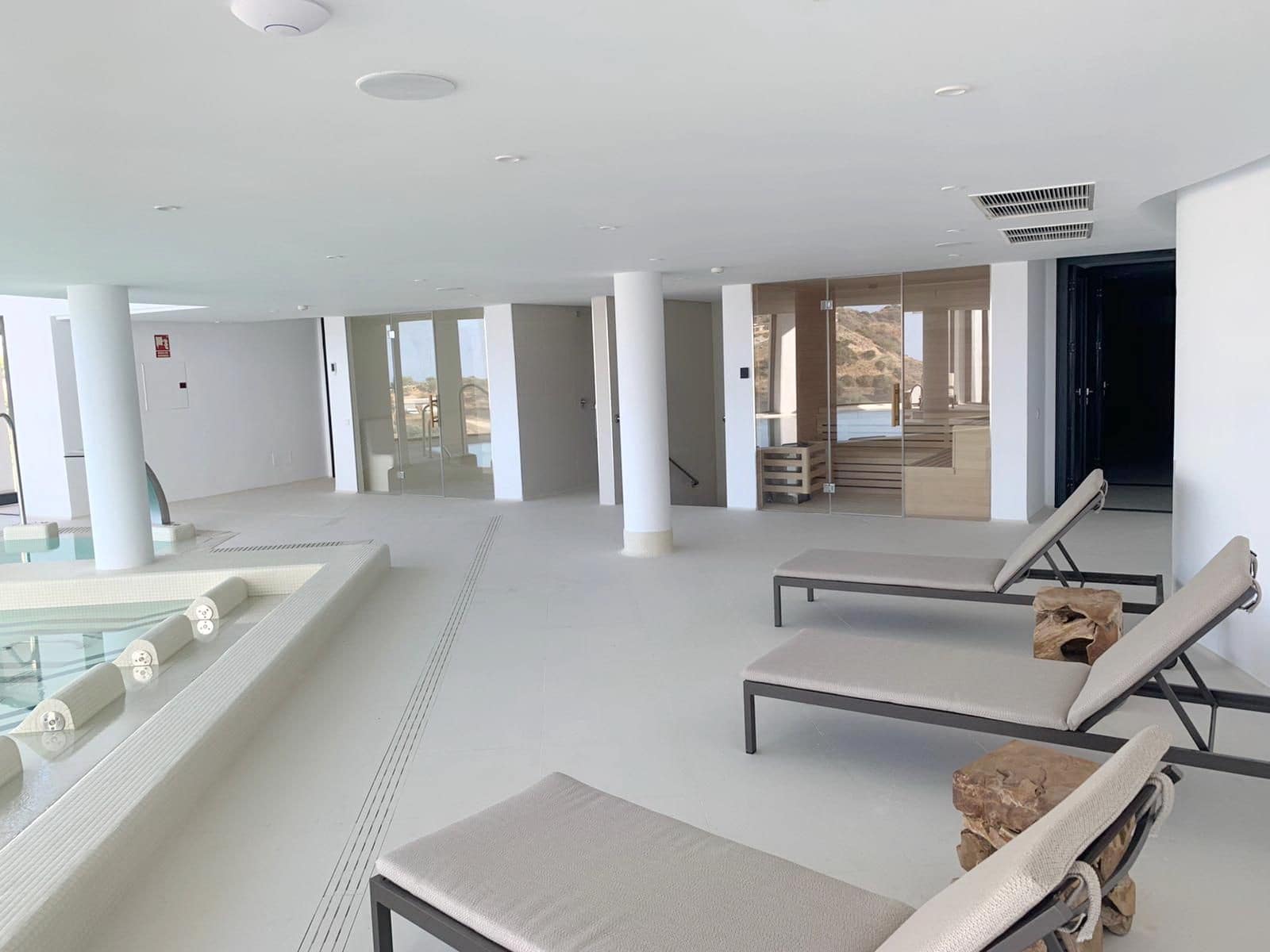 3 bedroom Penthouse for sale in Ojen with pool garage - € 949,000 (Ref: 7839589)
