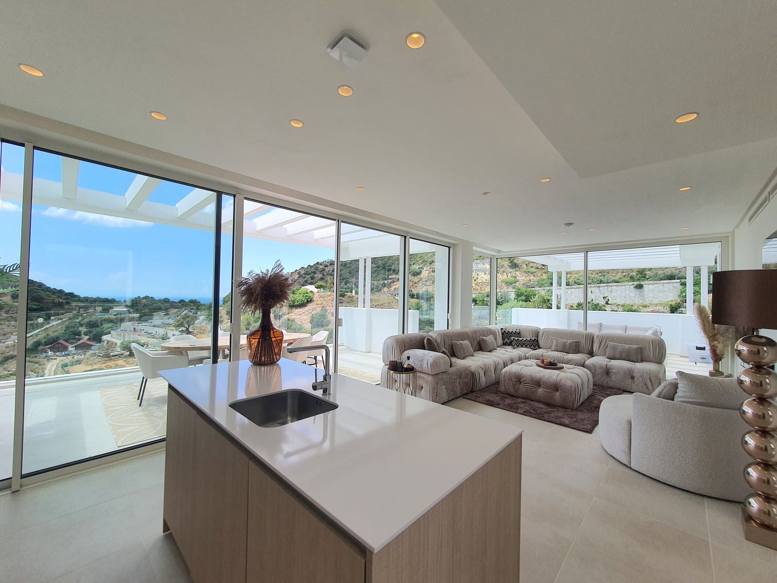 3 bedroom Penthouse for sale in Ojen with pool garage - € 949,000 (Ref: 7839589)